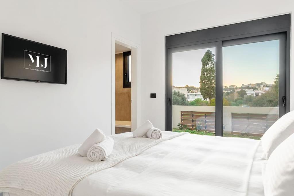 Maison Du Jardin 2-Bedroom Apartment Private Outdoor Jacuzzi Rhodes City エクステリア 写真