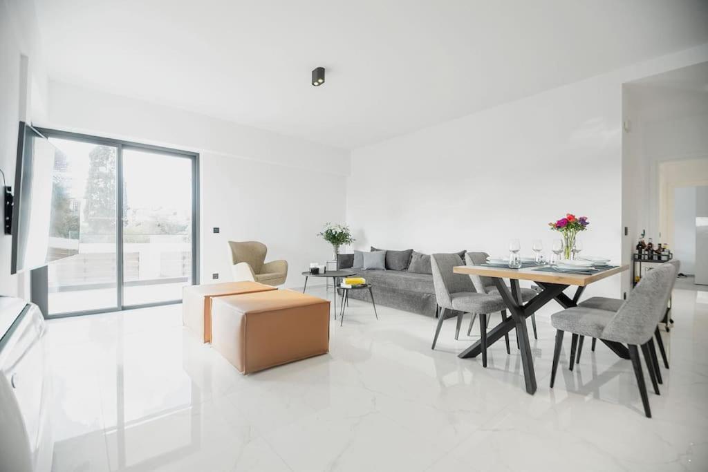 Maison Du Jardin 2-Bedroom Apartment Private Outdoor Jacuzzi Rhodes City エクステリア 写真